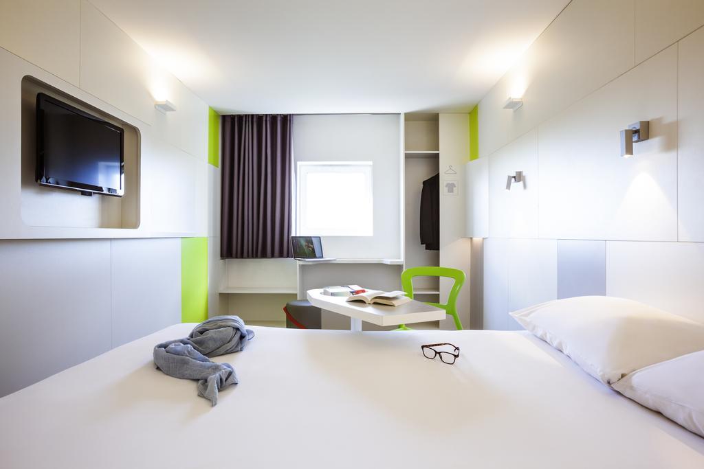 Hotel Ibis Styles Paris Saint Ouen Exterior foto